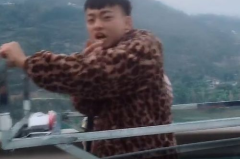 小铁头偶遇网红小姐姐,意外开启奇妙缘分之旅